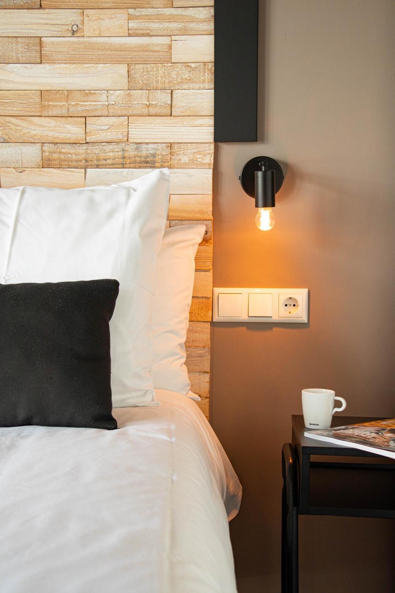 Bed, Bites & Business Hotel Rotterdam Exterior photo
