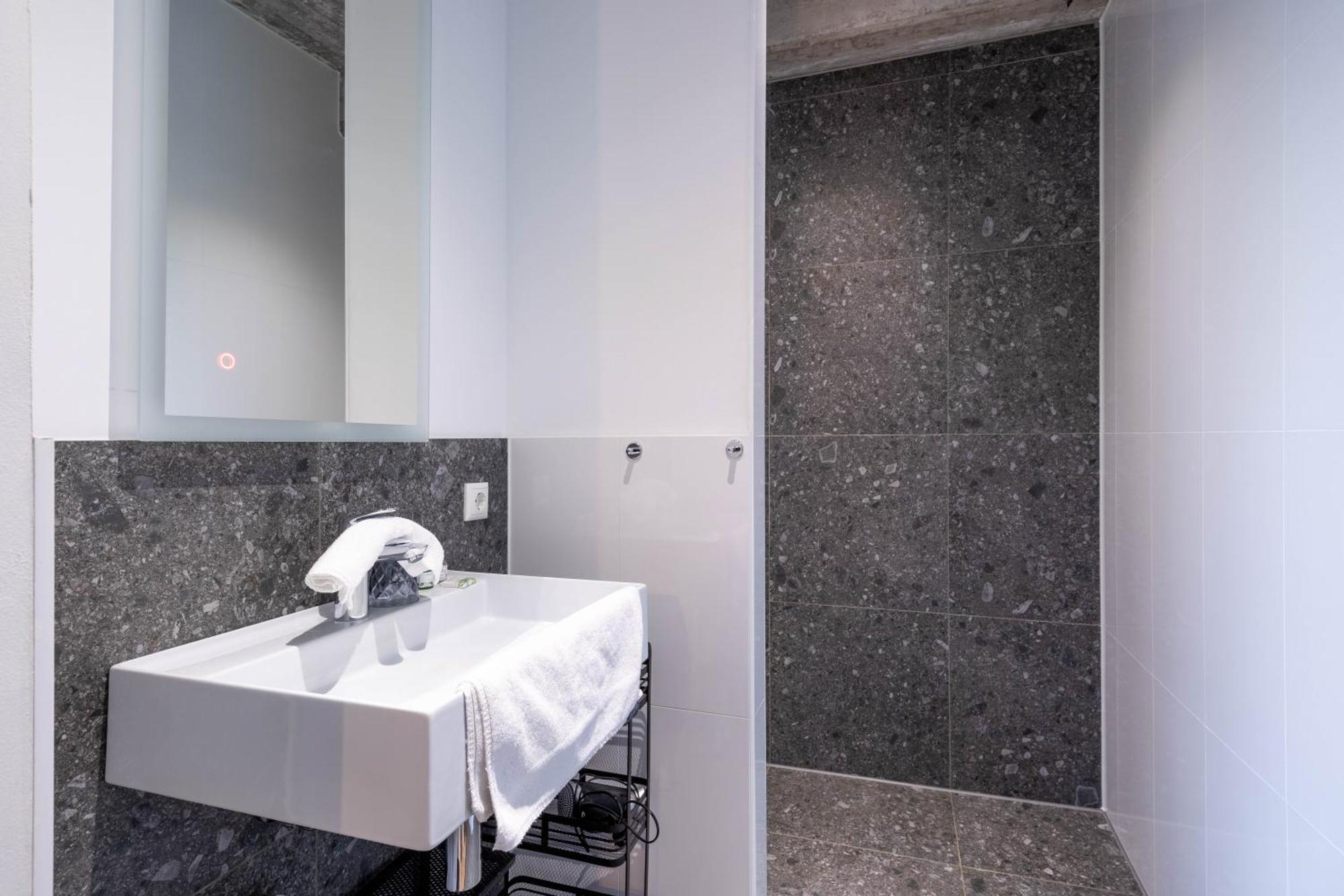 Bed, Bites & Business Hotel Rotterdam Room photo