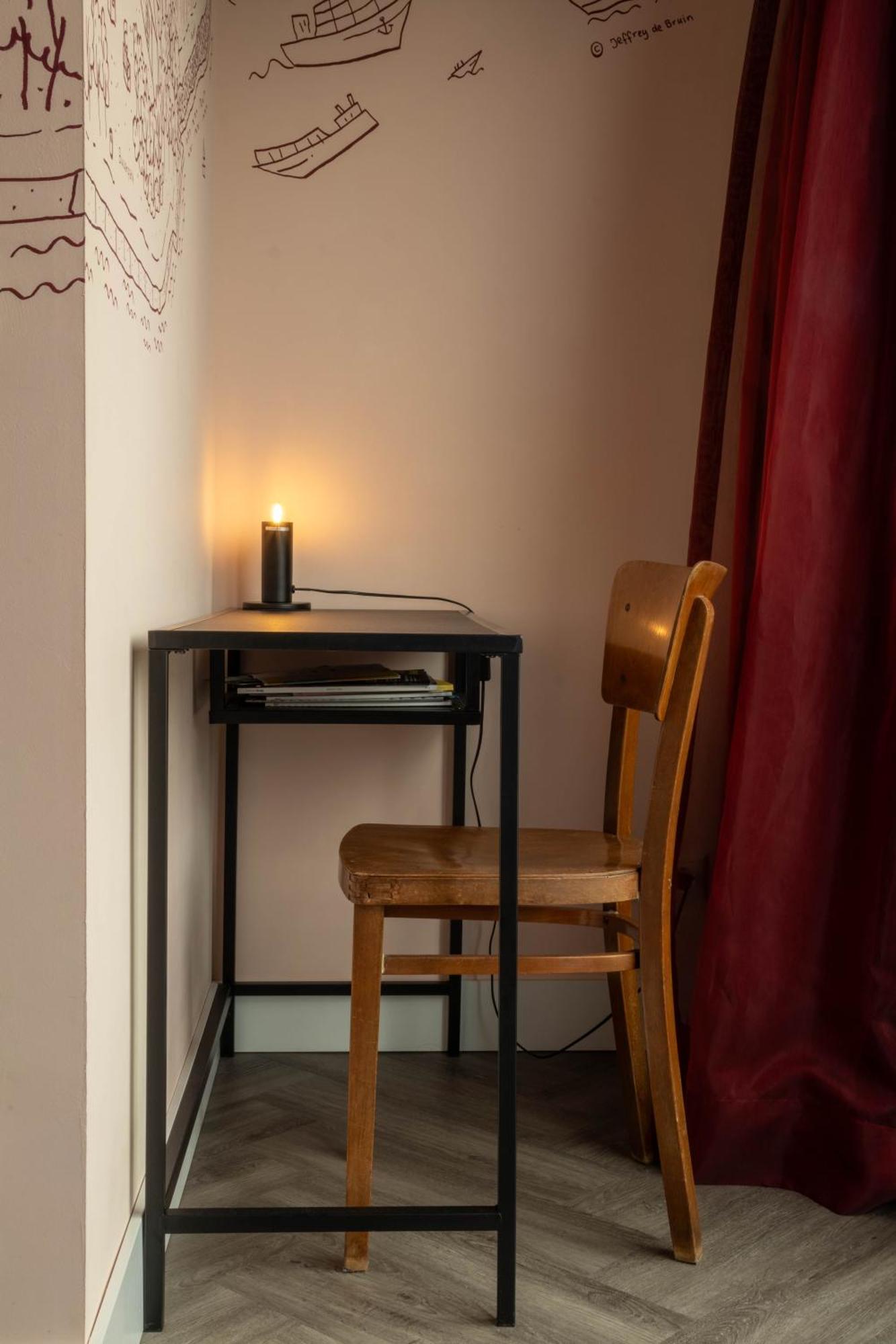 Bed, Bites & Business Hotel Rotterdam Room photo